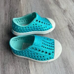 Native Jefferson glittery shoes toddler girl size c4
